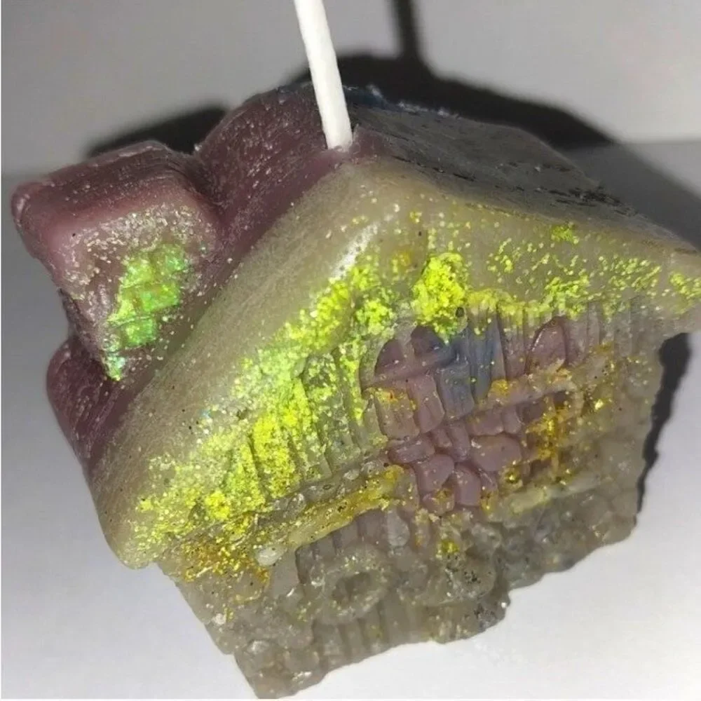 Hand crafted limited edition Gingerbread house candle
